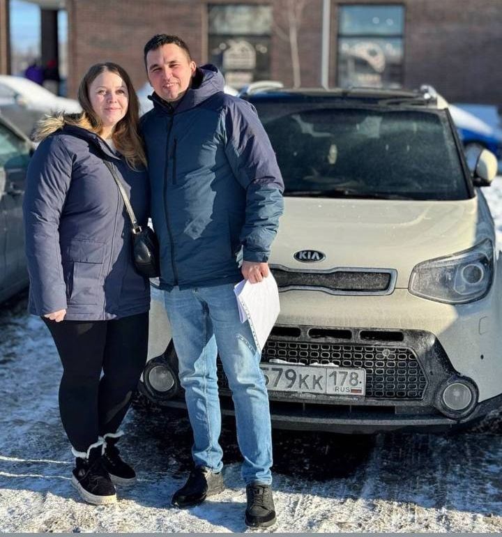 Клиент с купленным автомобилем Kia Soul